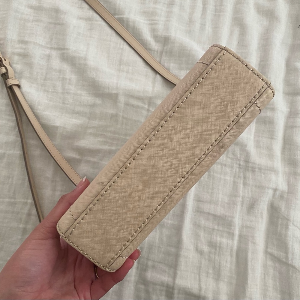 SOLD Marc Jacobs cream playback crossbody bag - Picture 5 of 9